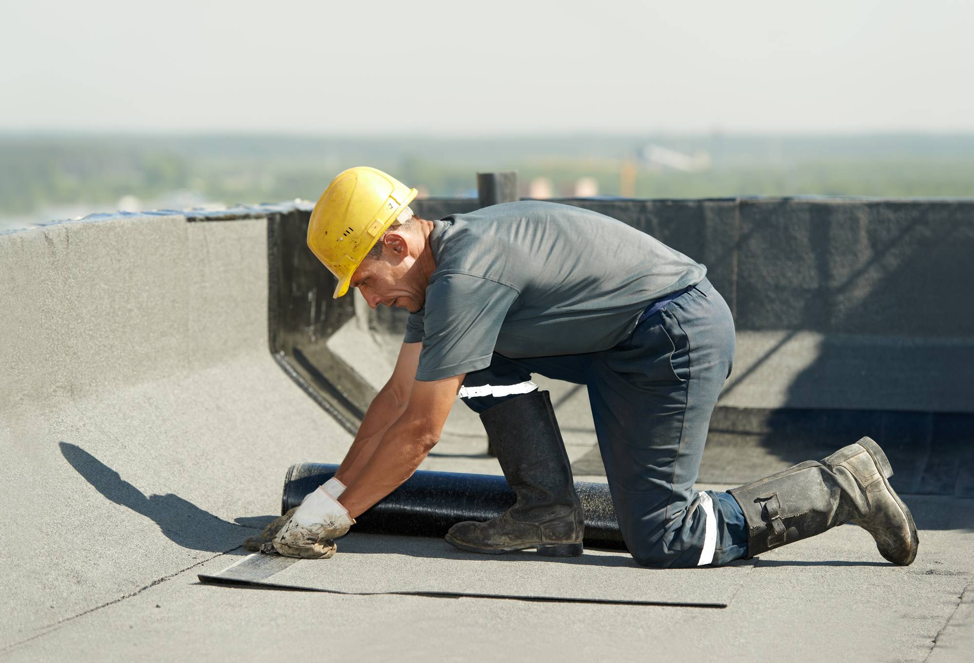 A Quick Guide to Flat Roof Maintenance